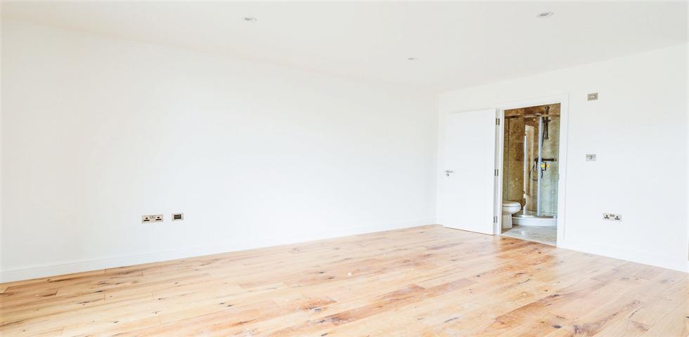 			2 Bedroom, 1 bath, 1 reception Apartment			 Oxgate Farm Works, CRICKLEWOOD